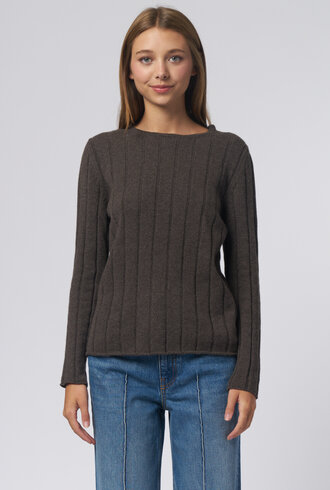 MJW. Round Neck Pullover Dark Brown