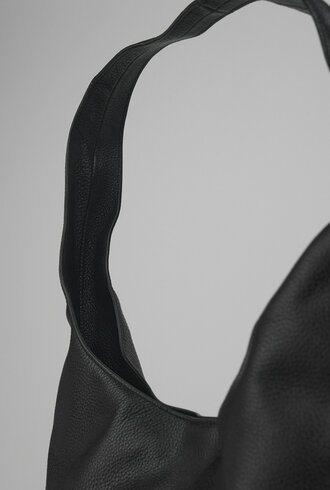 WE-AR4 The H Hobo Black