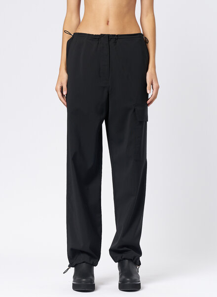 WE-AR4 The Freestyle Cargo Jet Black
