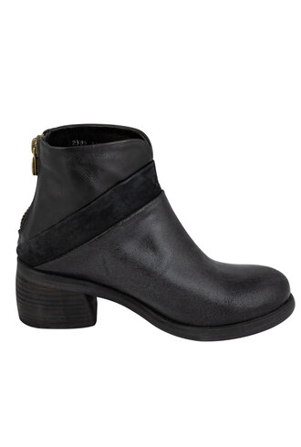 P. Monjo Two Textured Boot Black