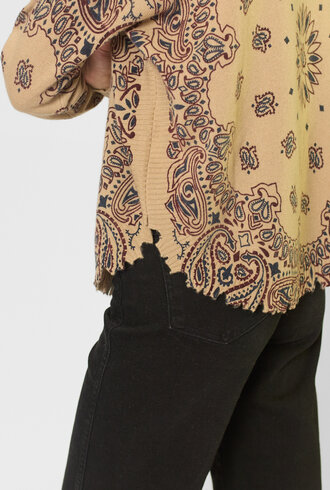 Kujten Mela Western Bandana  Sweater Light Camel
