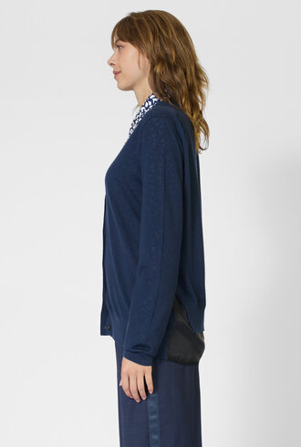WE-AR4 The Daisy Cardigan Navy