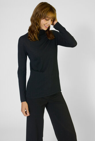 Kokun Turtleneck Black