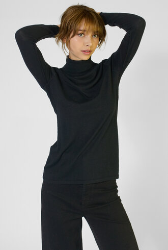 Kokun Turtleneck Black