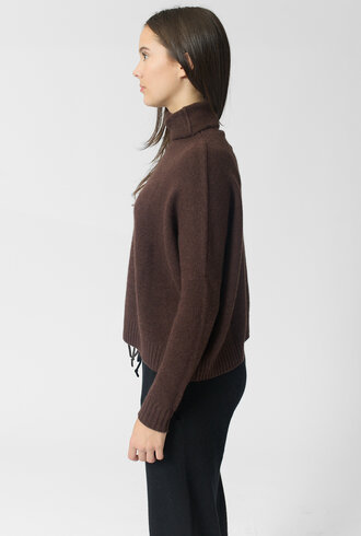 Kujten Tila Funnel Neck Sweater Chestnut