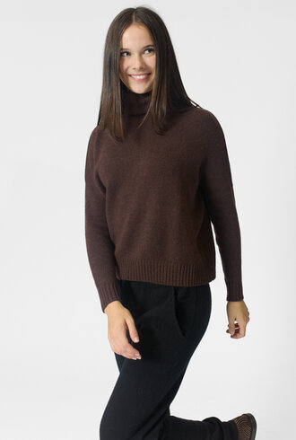 Kujten Tila Funnel Neck Sweater Chestnut