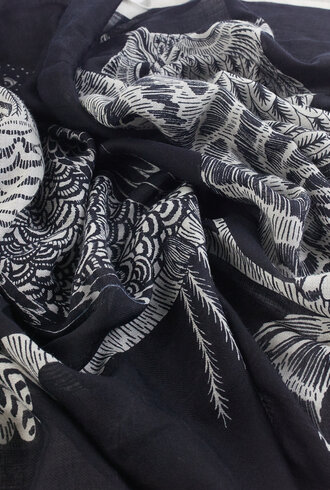 Inouitoosh Quatre Choutte Etole Black