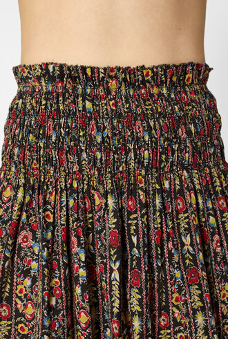 The Great The Canary Skirt Garland