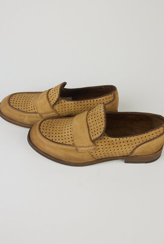 Shoto Perforated Loafer Dive Tabaco