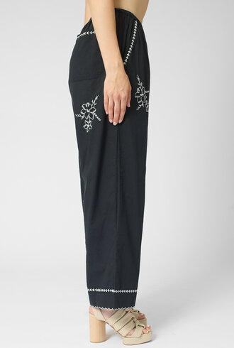 The Great  Weekend Pant Hanky Embroidery Black