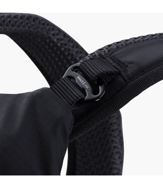 EVOC EVOC STAGE 6 + 2L BLADDER - BLACK