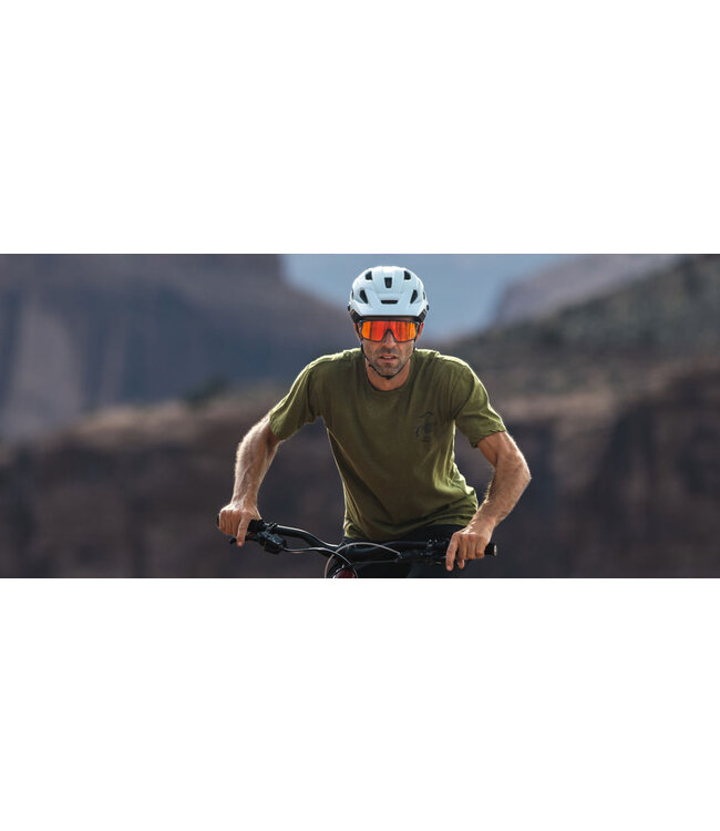 Tifosi Moab - Satin Vapor / Clarion Red Fototec Lens