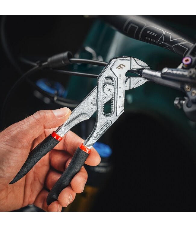 Adjustable Pliers Wrench