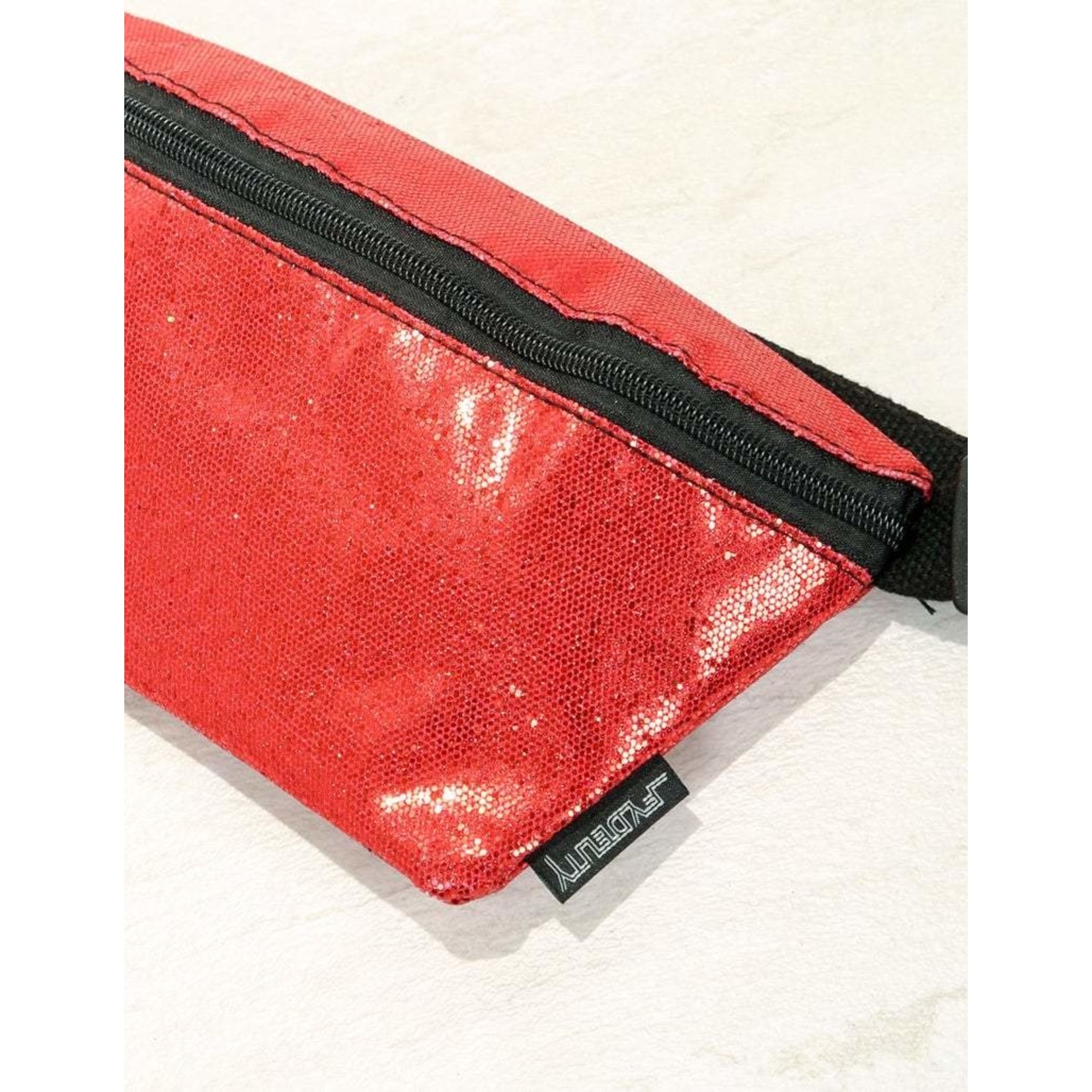 FYDELITY Fanny Pack in Glam Red