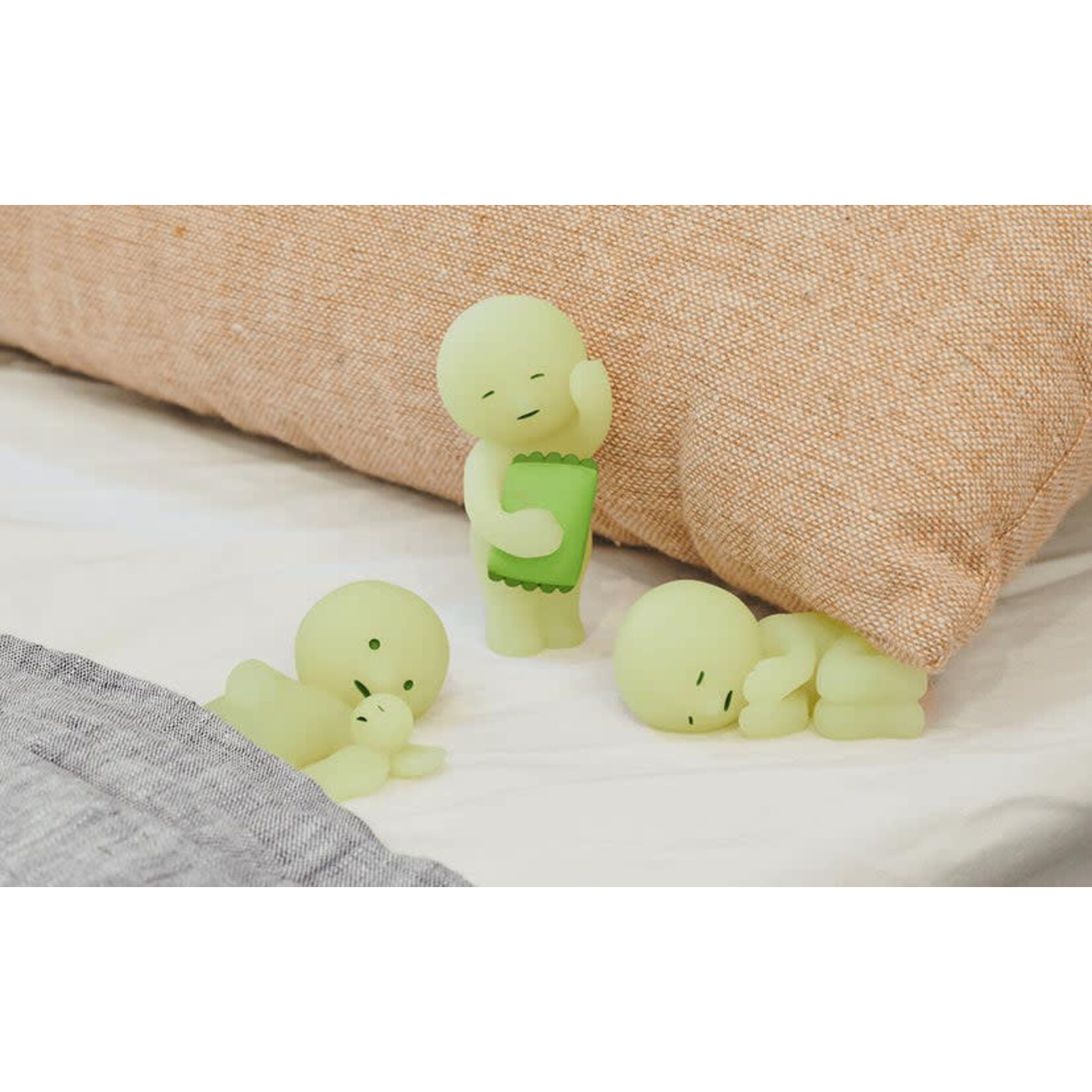 Dreams USA Smiski Bed Series