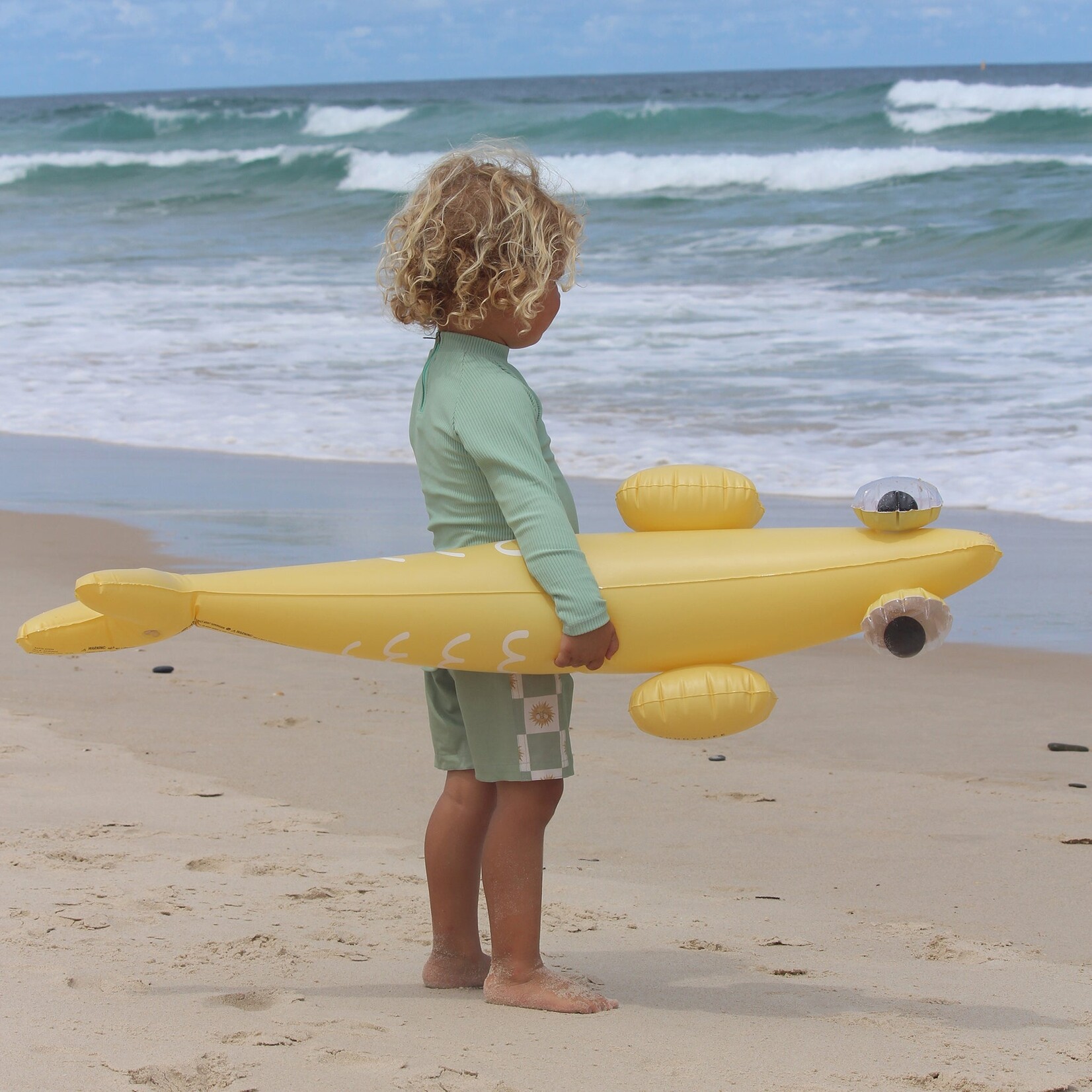 Sunnylife Finn the Fish Kid Inflatable Noodles