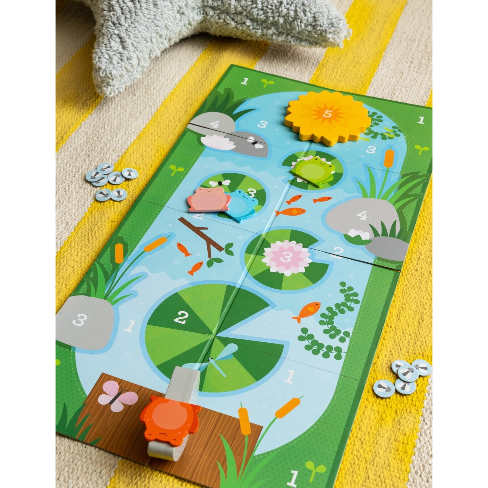 Chronicle Books Leaping Frogs Game