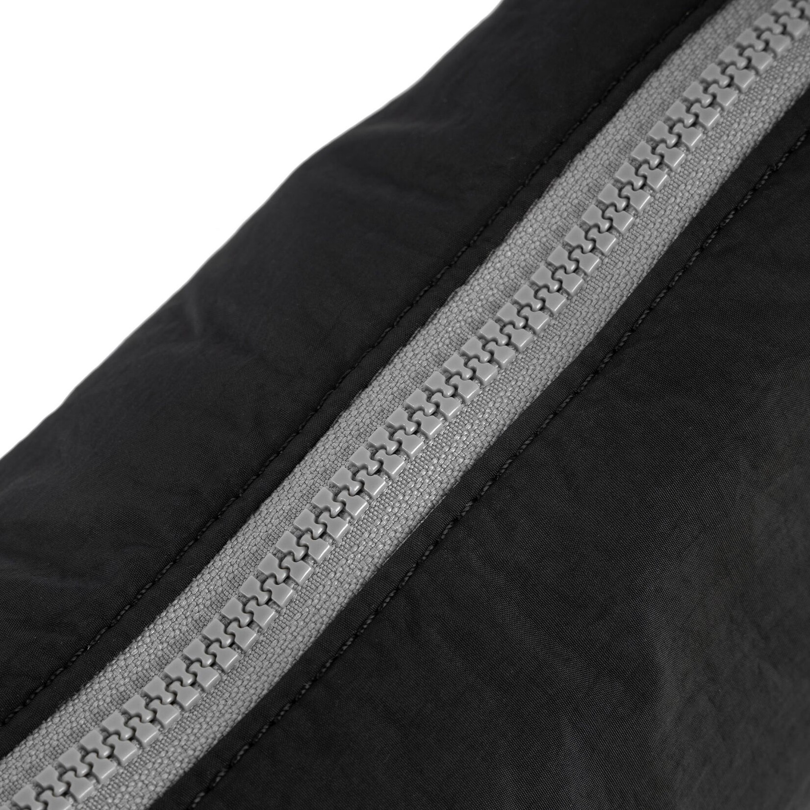 ori Farringdon in Black