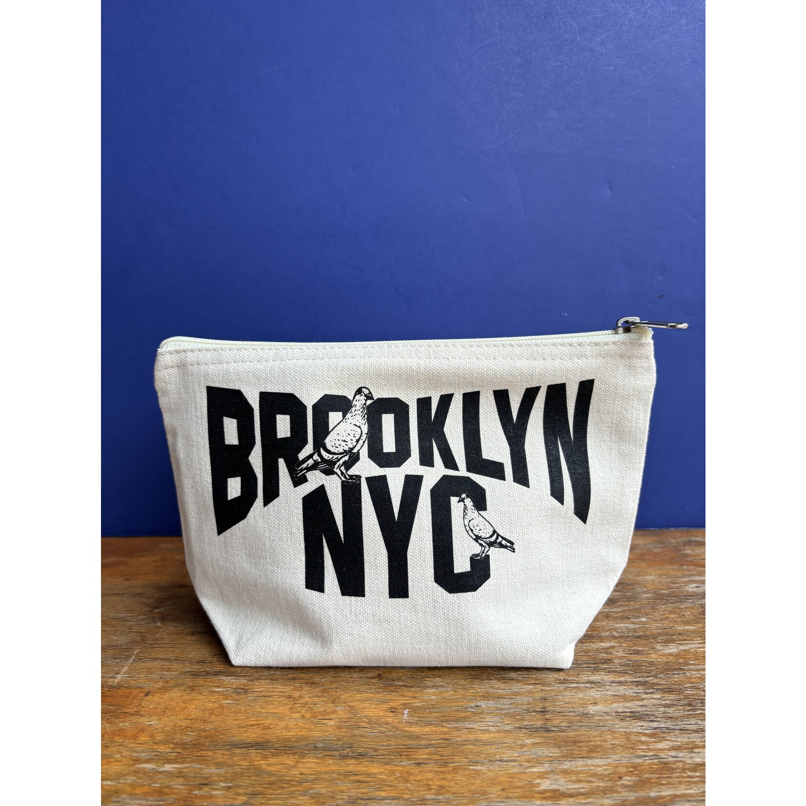 Exit9 Gift Emporium Brooklyn Classic Pigeon Pouch Large