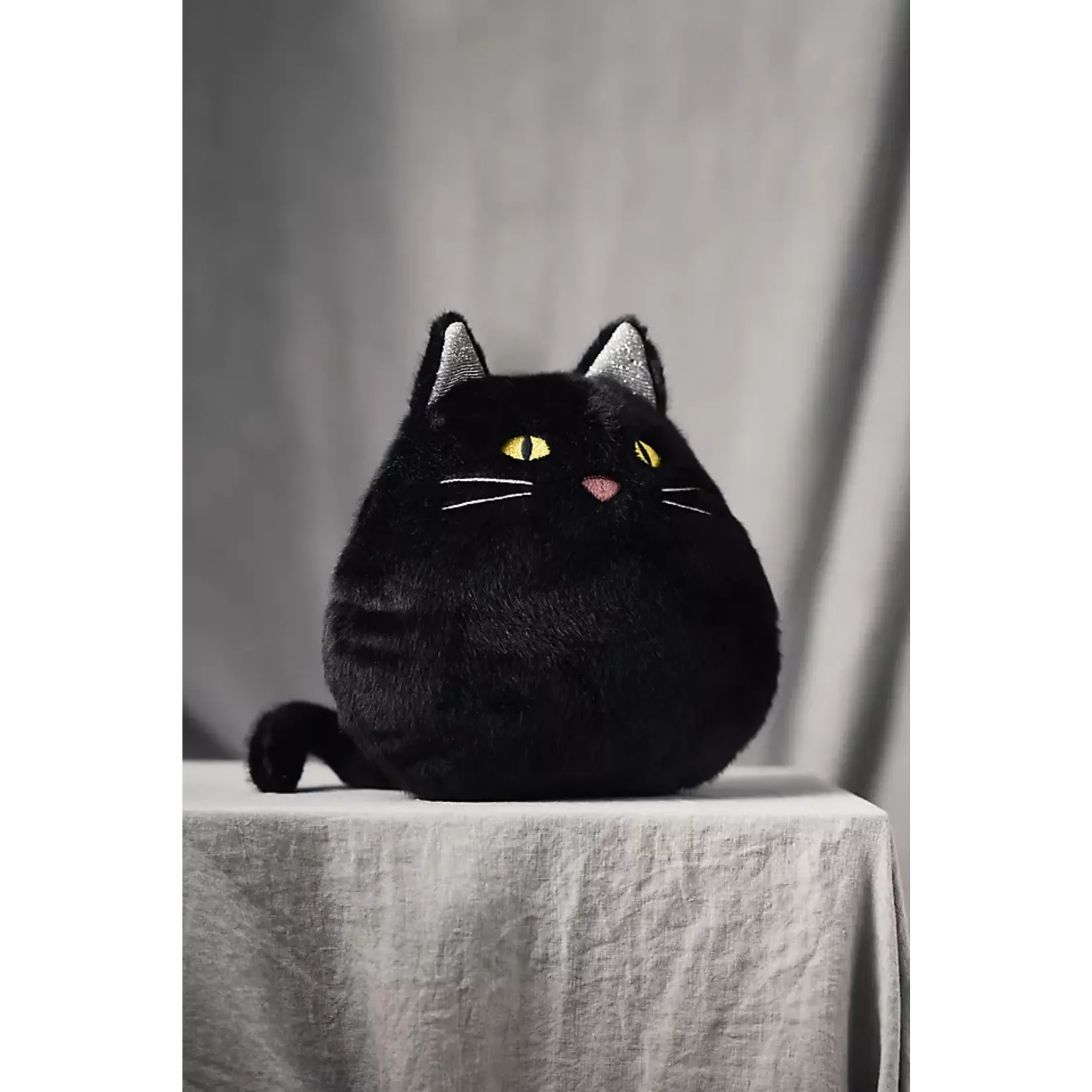 Mon Ami Black Cat