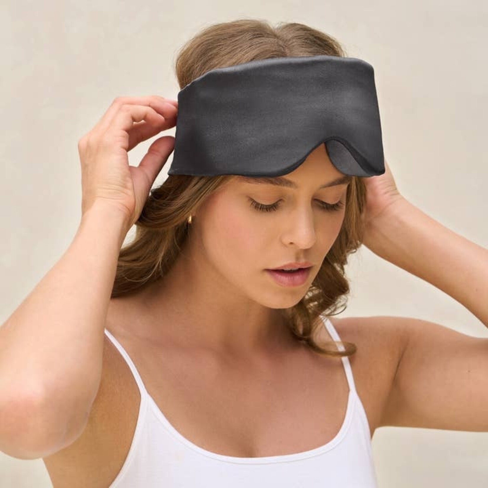 Kitsch Contour Pillow Eye Mask in Charcoal