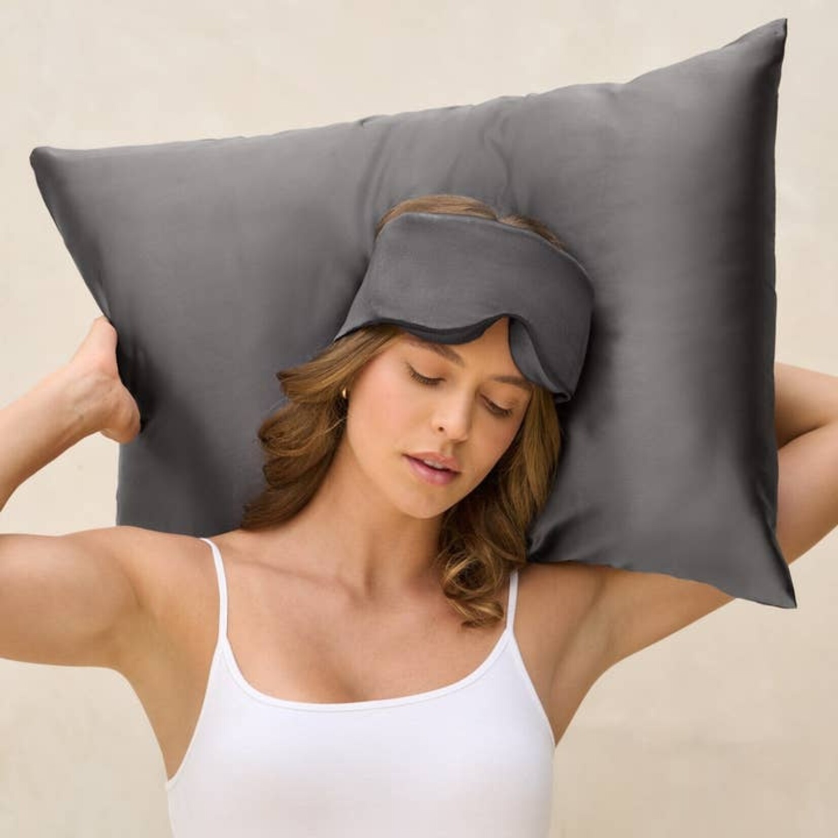 Kitsch Contour Pillow Eye Mask in Charcoal