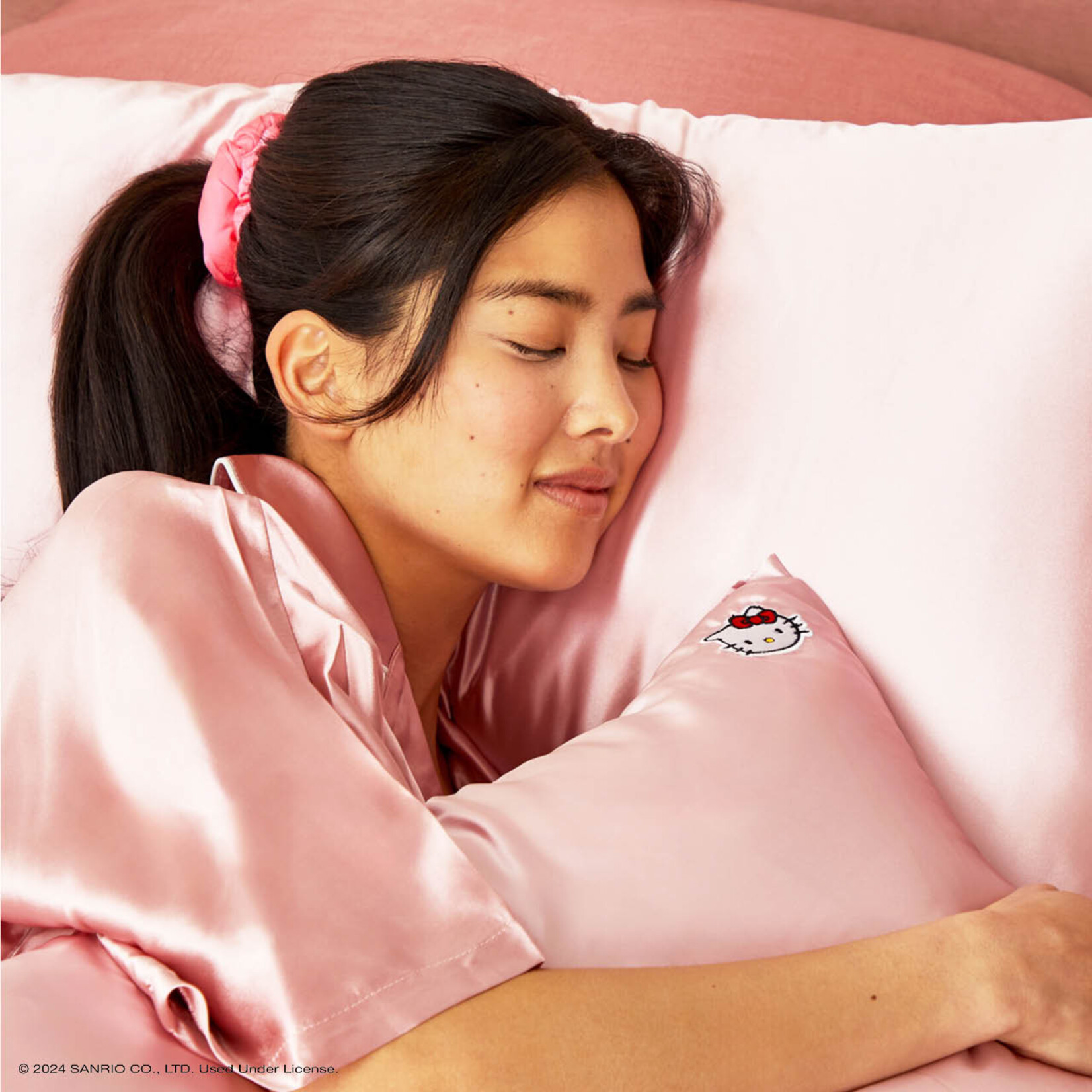 Kitsch Hello Kitty Satin Pillowcase in Solid Pink Kitty Face