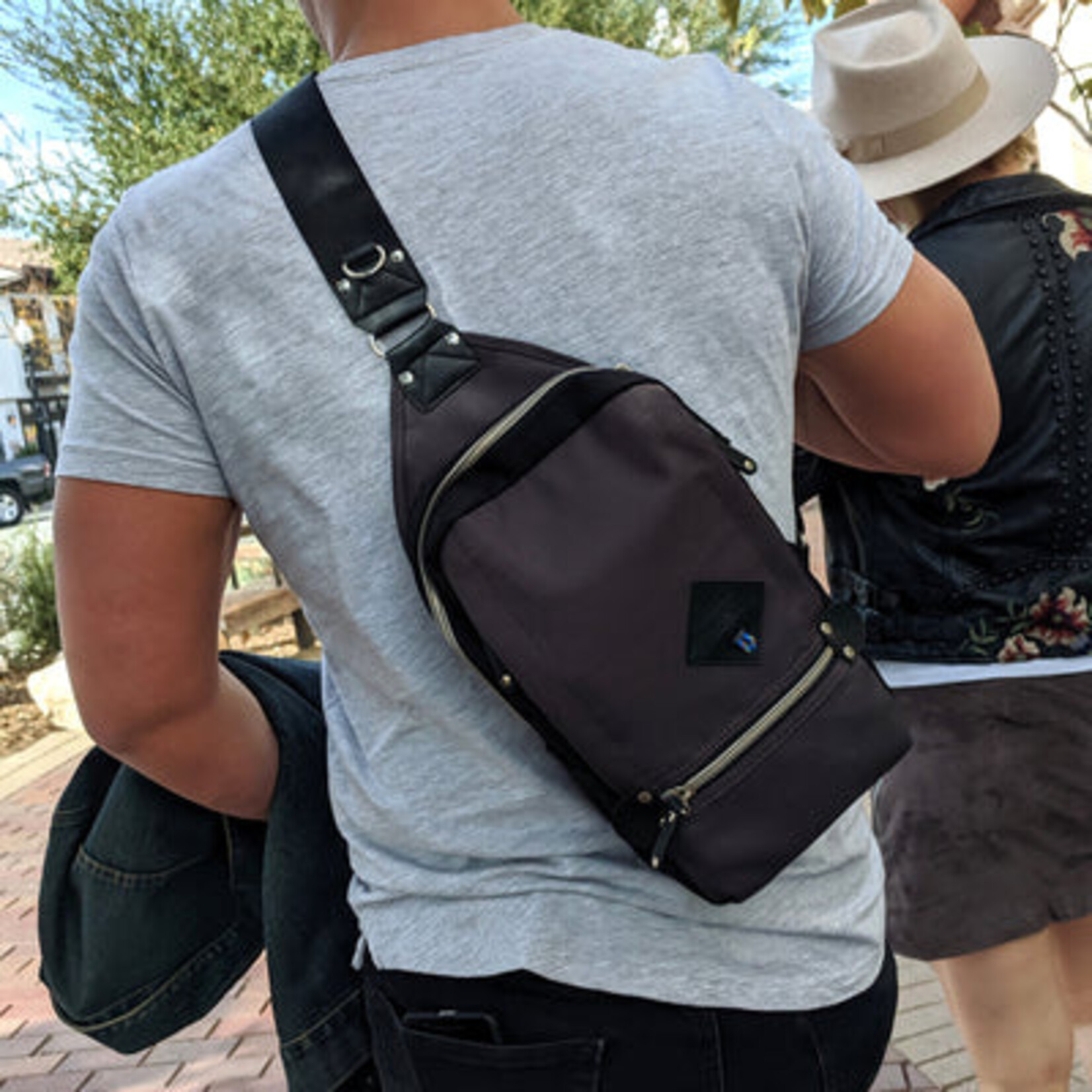 harvest label Sling Pack Pro in Dark Grey/Black