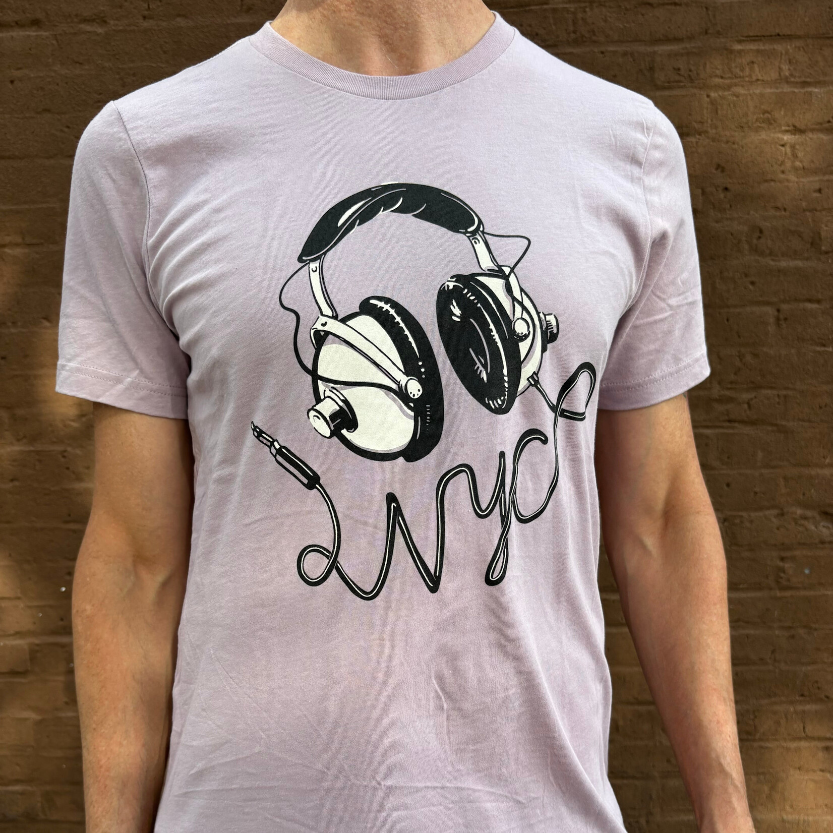 Exit9 Gift Emporium NYC Headphones T-Shirt in Light Violet