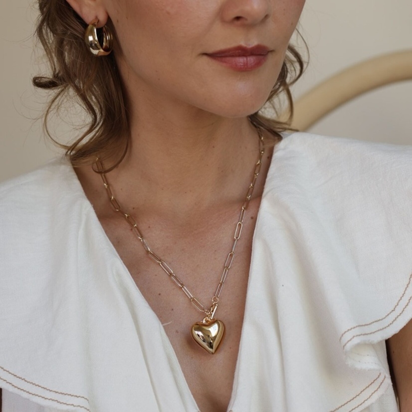 A Mano Puffed Heart On Toggle Chain Necklace