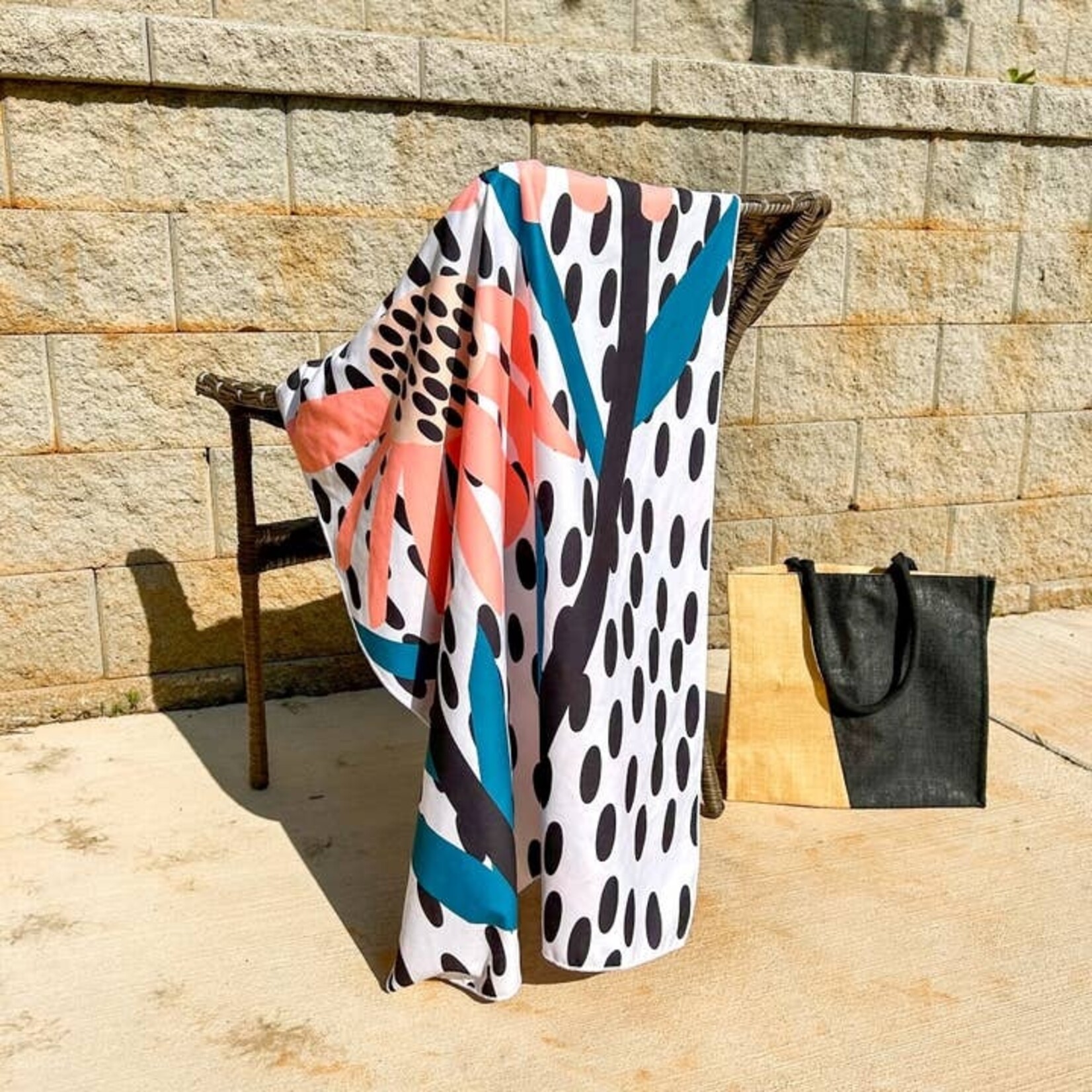 Sand Resistant Towel in Coral Flower