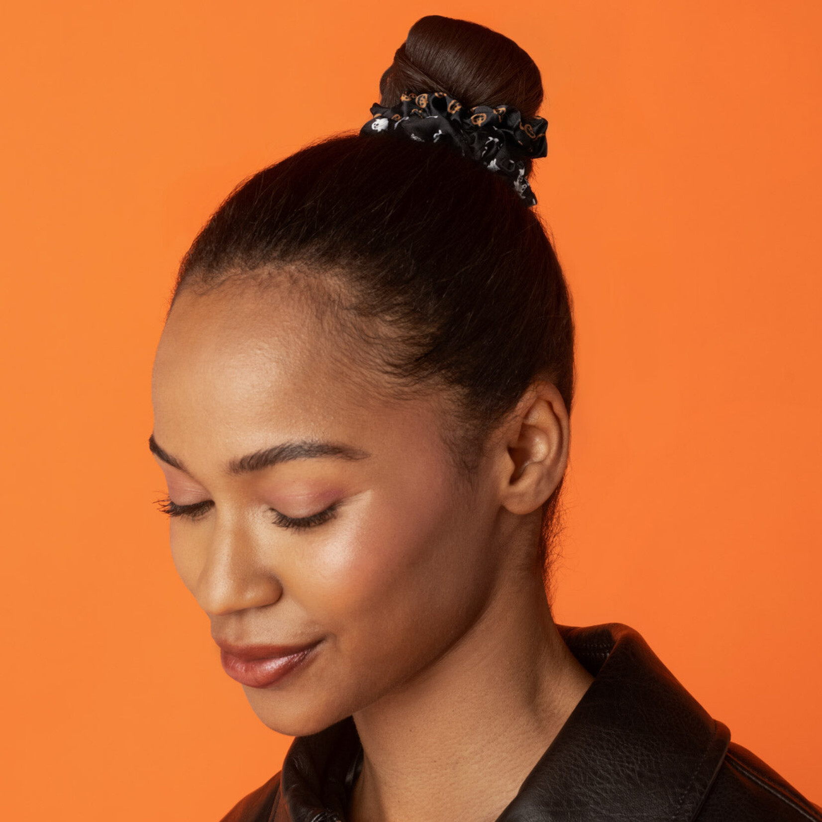 Kitsch Ghosts & Pumpkins Satin Scrunchies Set