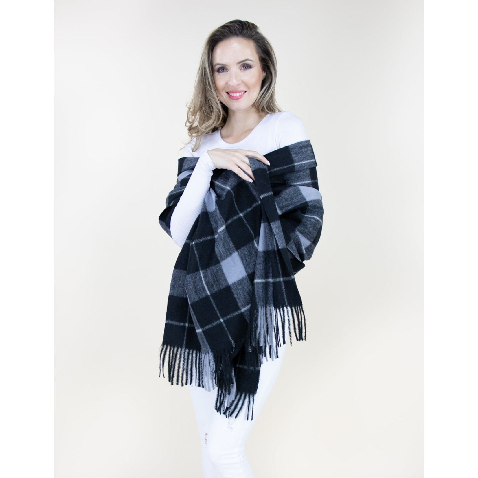 Original USA Wide Lines Plaid Scarf in Black