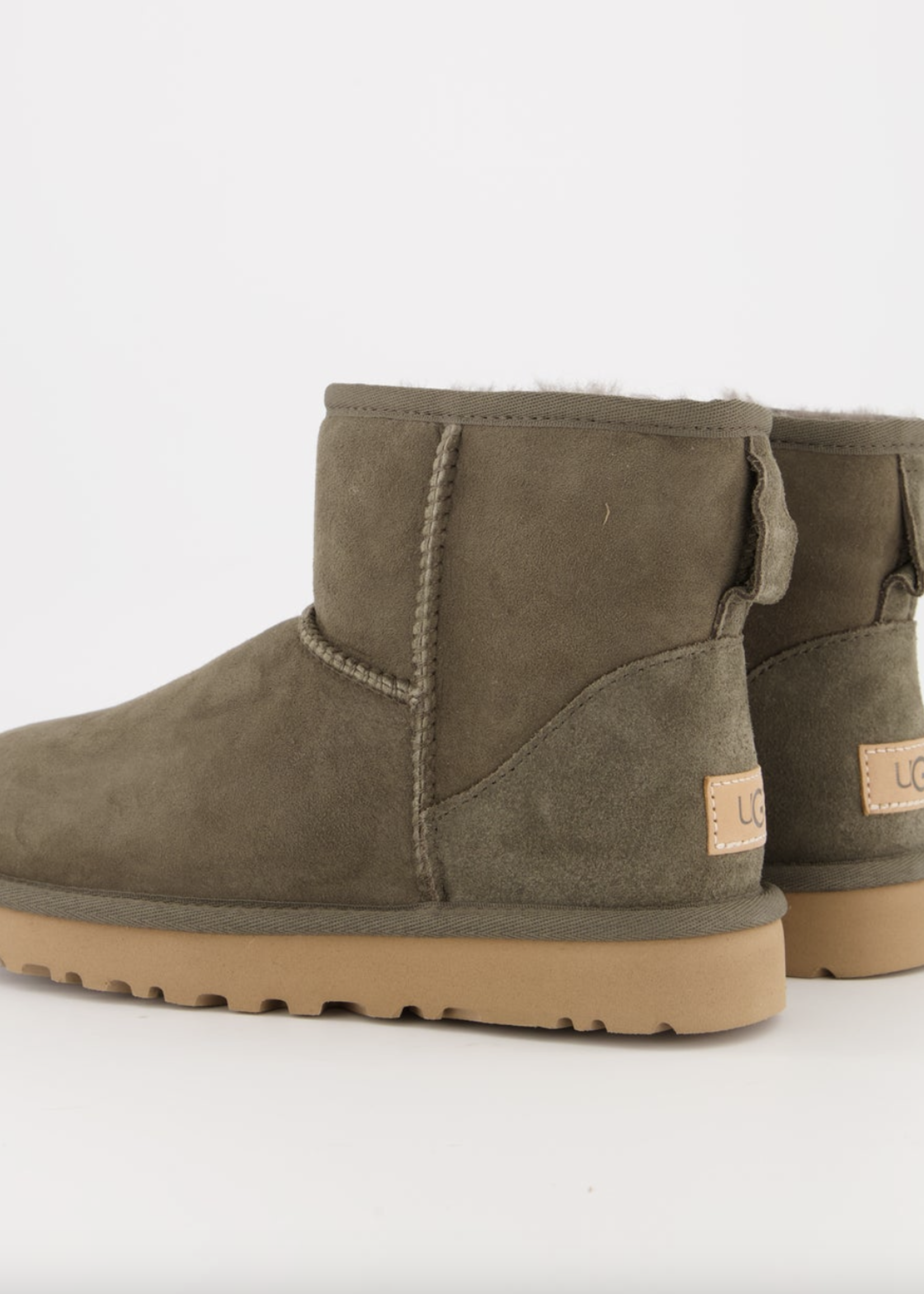 UGG CLASSIC MINI