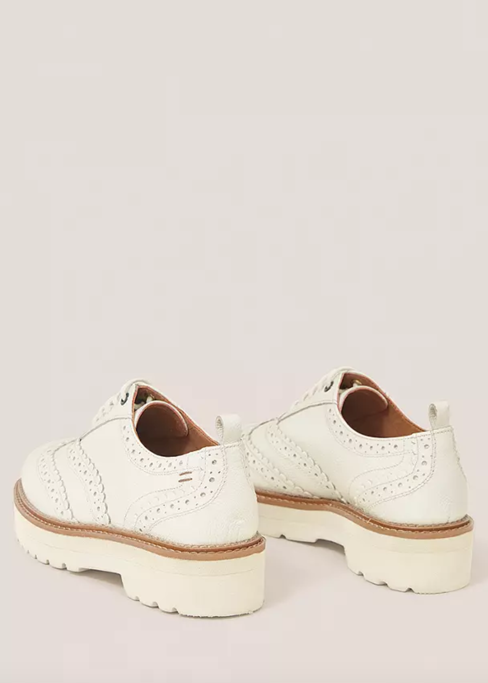 CHUNKY LACE UP BROGUE