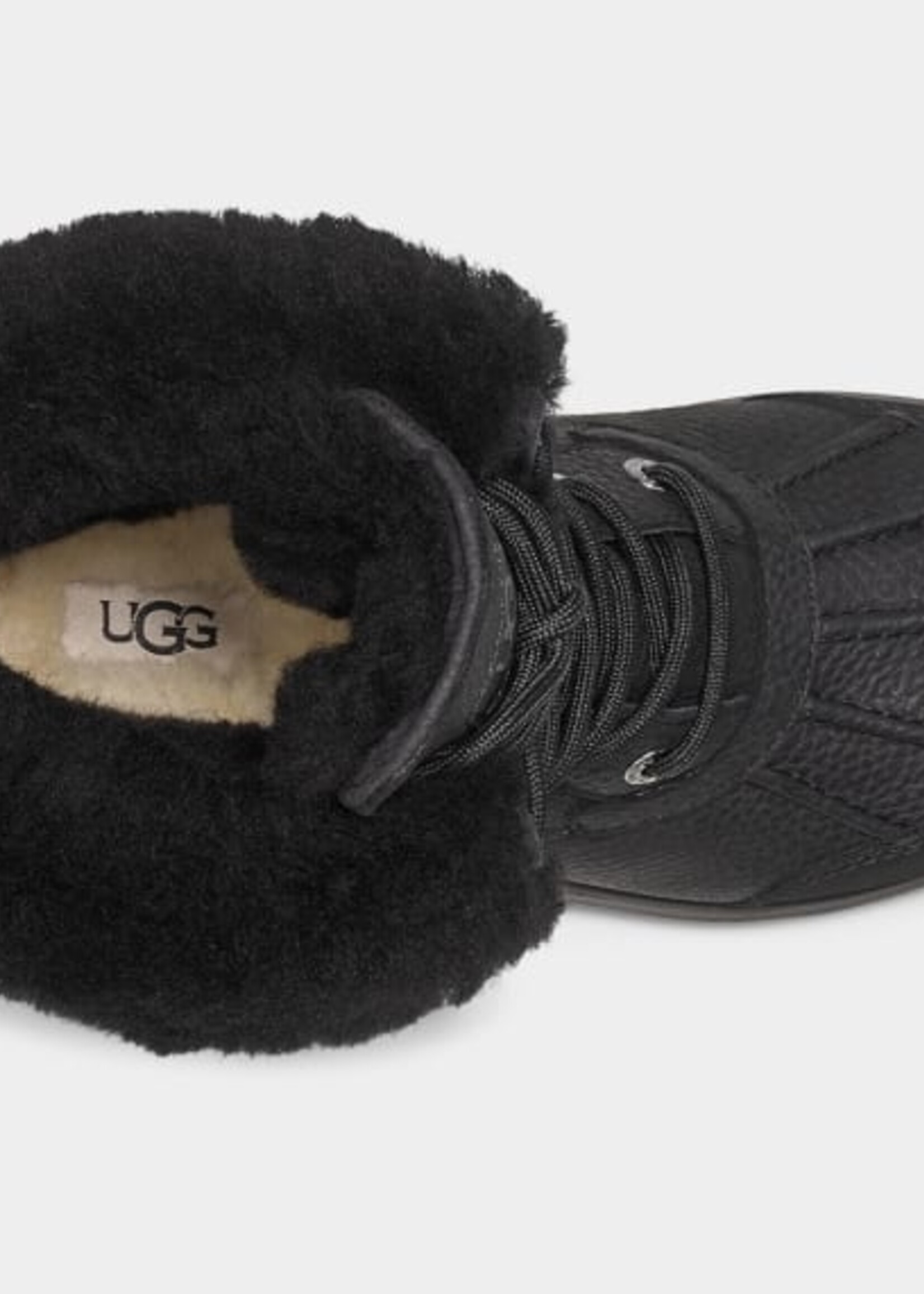 UGG ADIRONDACK III