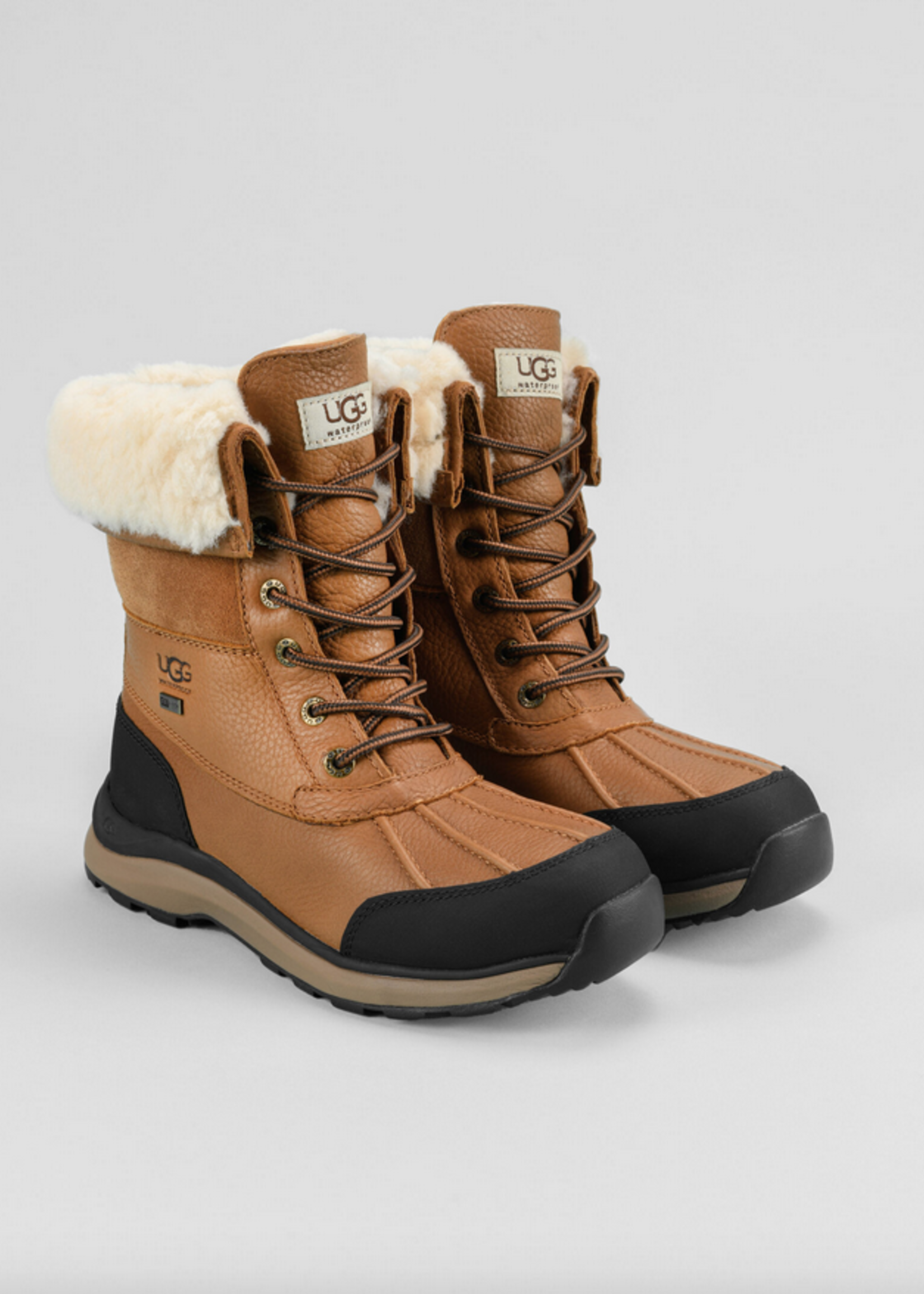 UGG ADIRONDACK