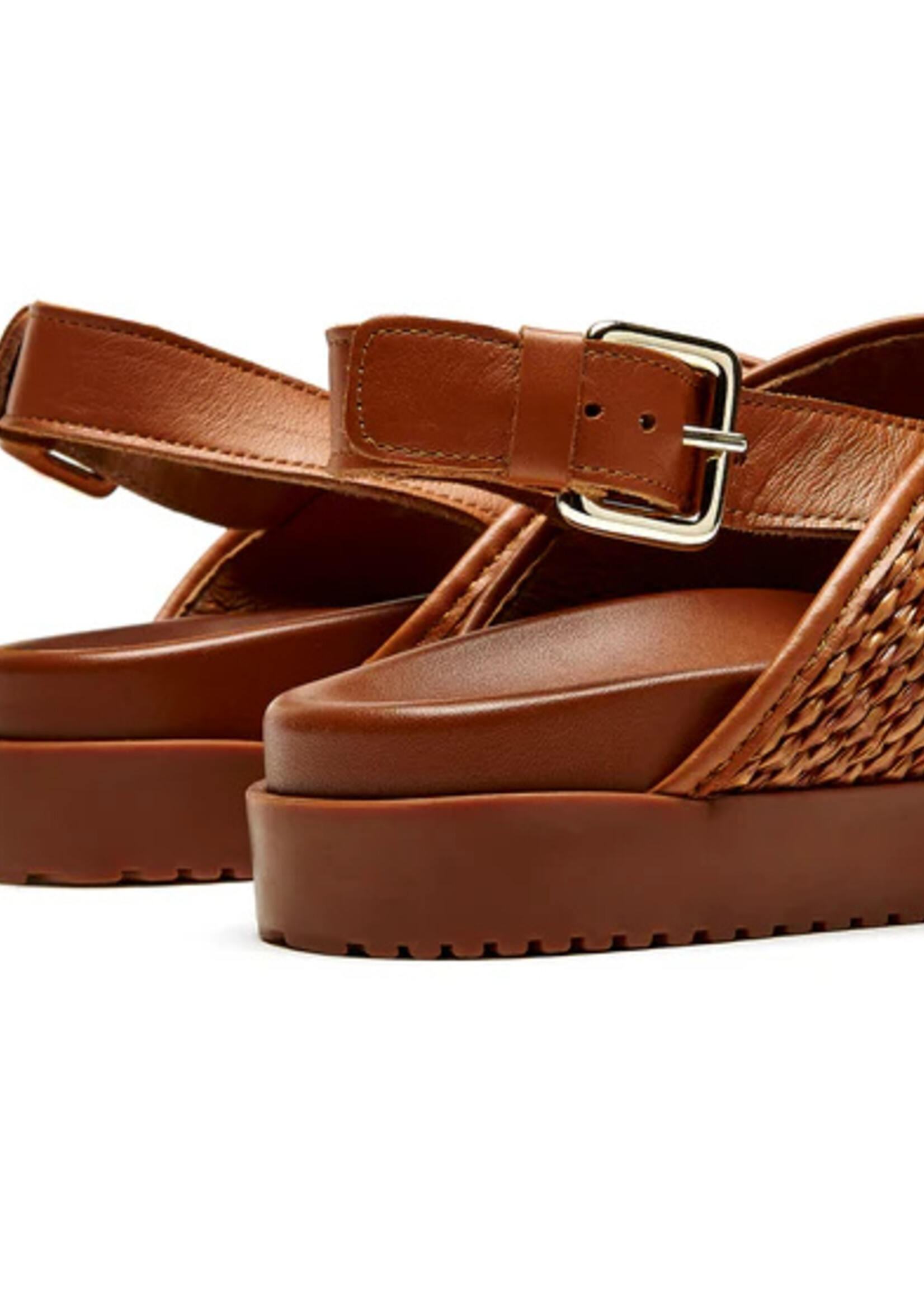 SISTER X SOEUR AMARI