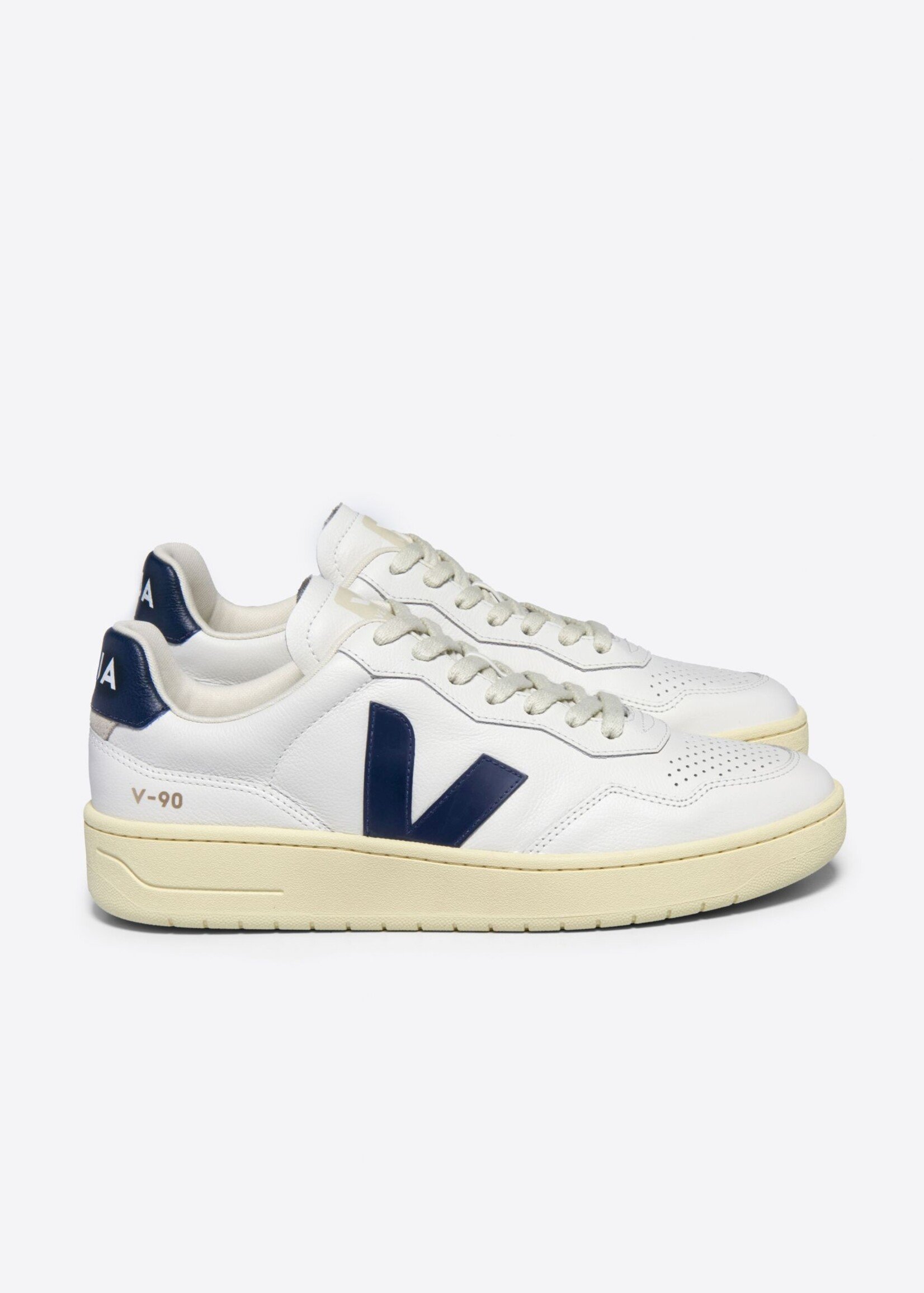 VEJA V-90 O.T LEATHER
