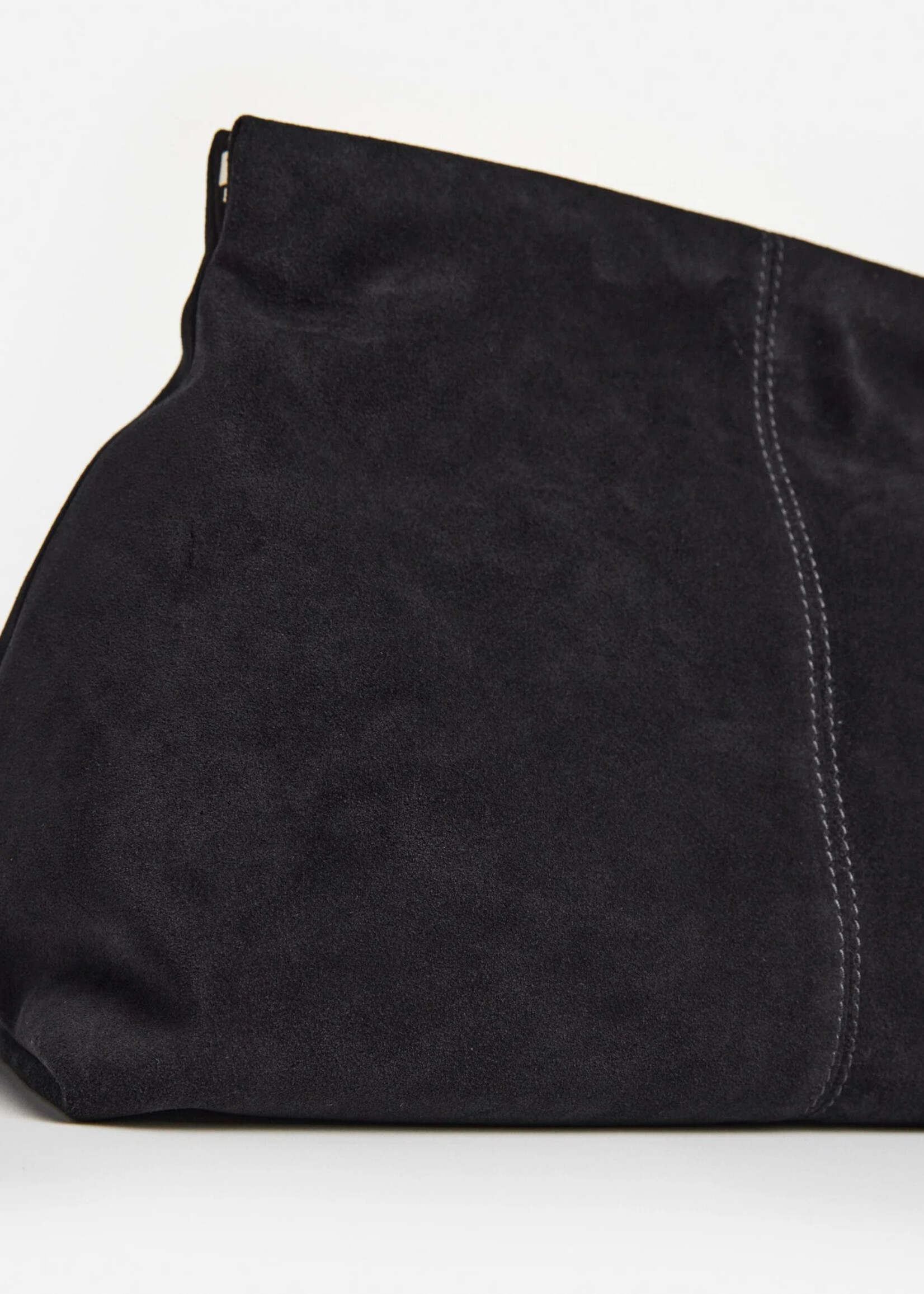 FLATTERED CLAY CLUTCH