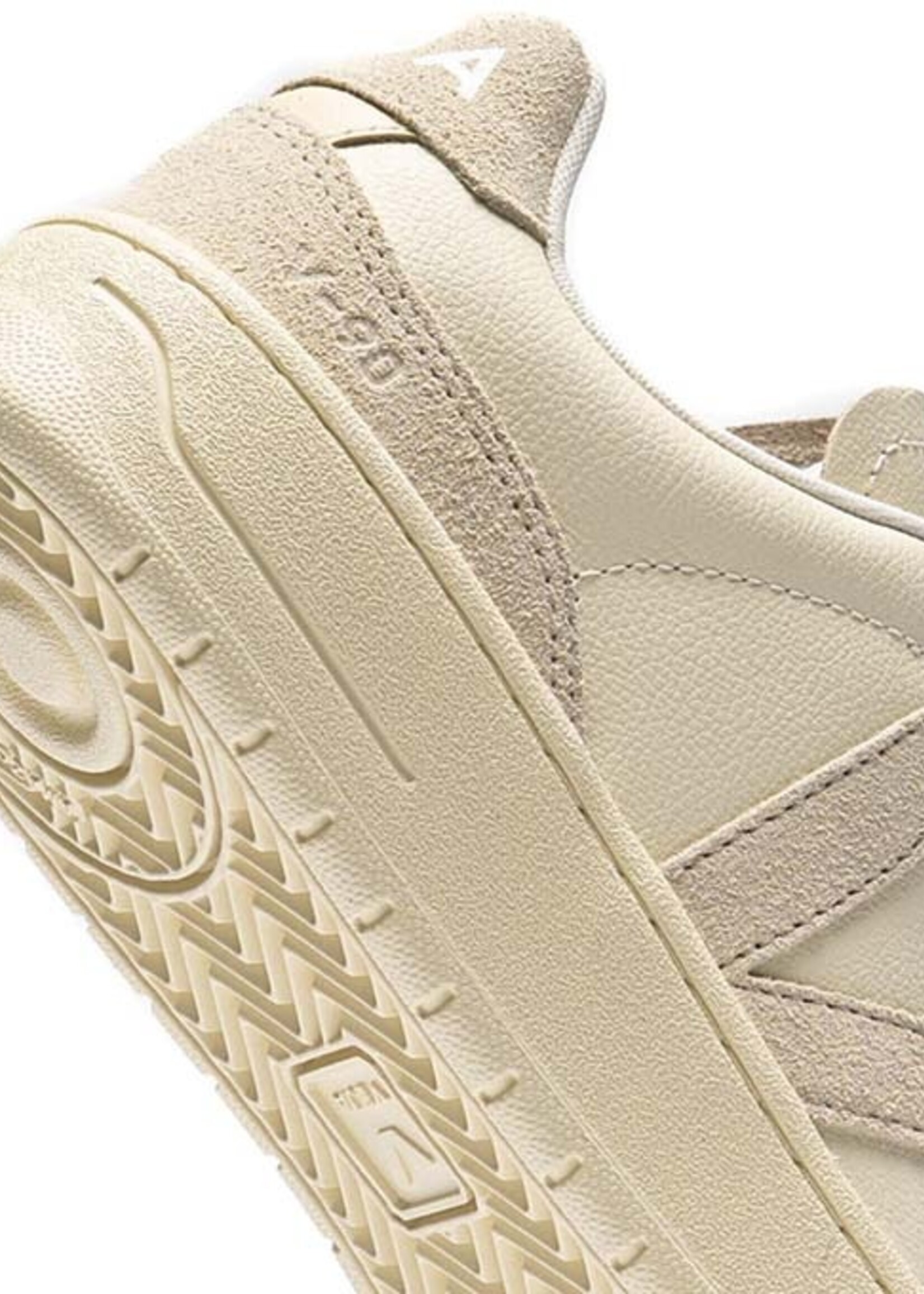 VEJA V-90 LEATHER