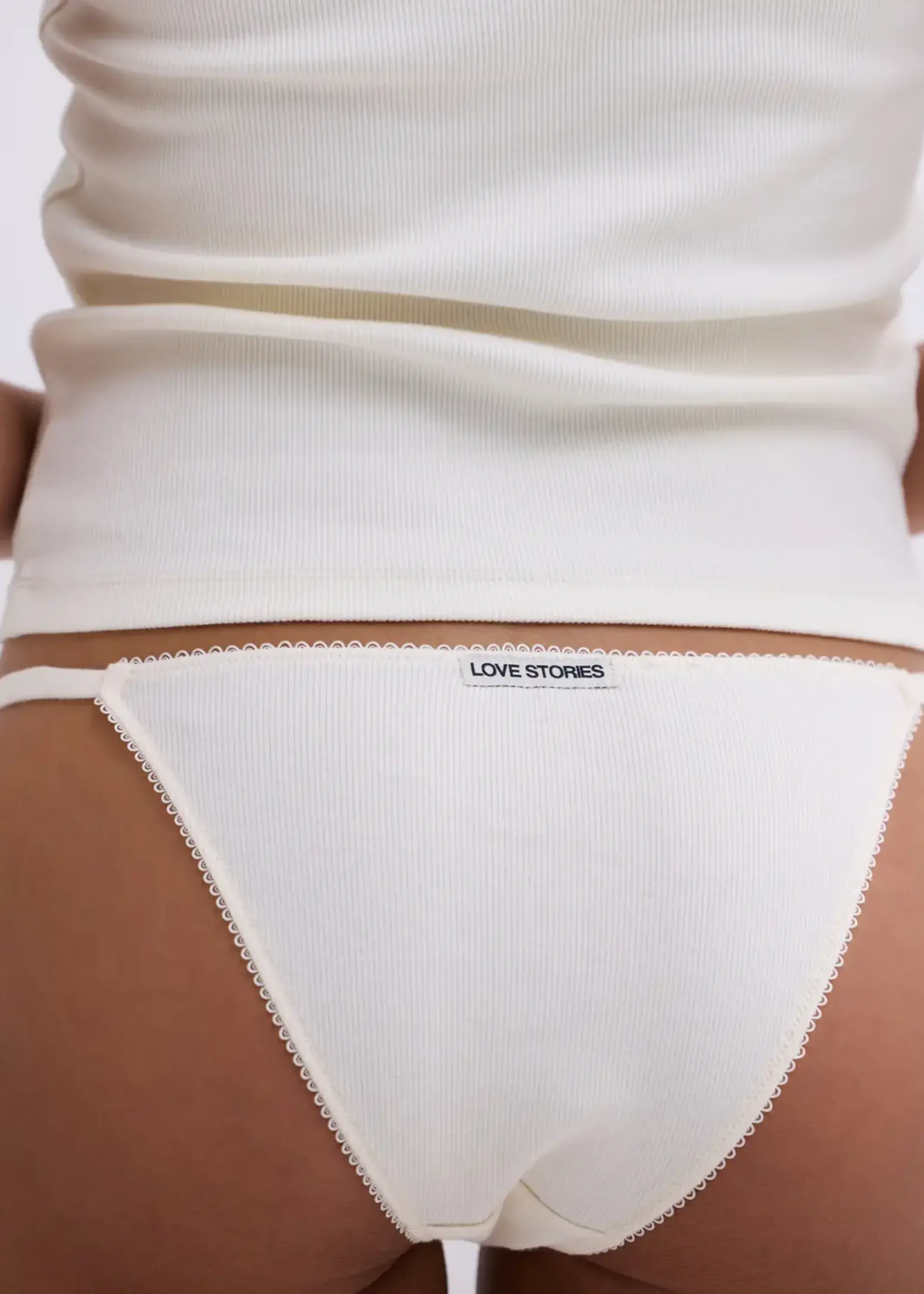 LOVE STORIES CLIO  2-PACK