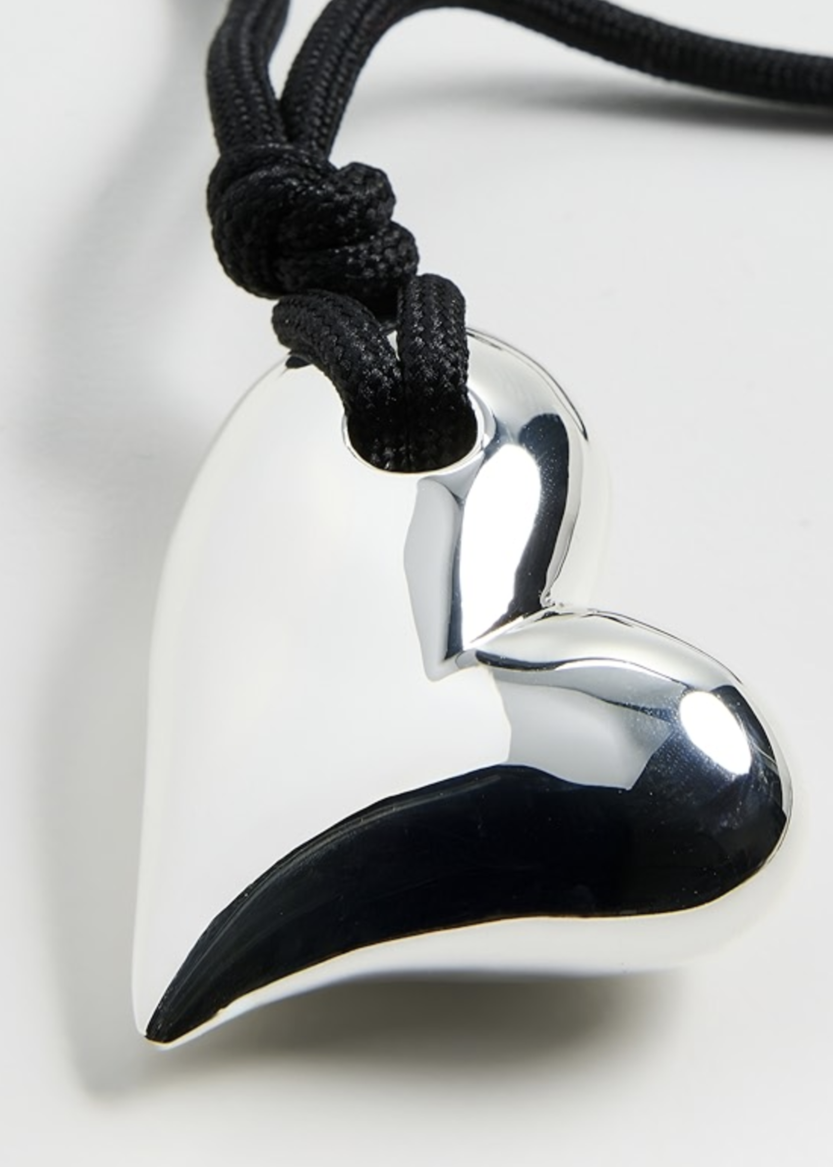 JENNYBIRD Art Heart On A String Necklace