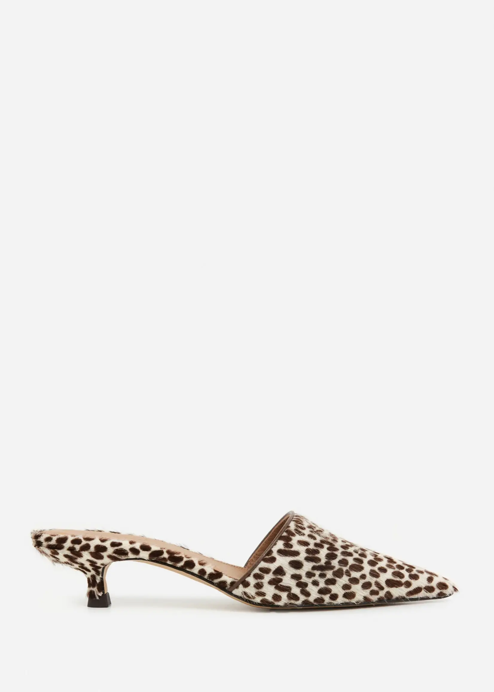 FLATTERED NOOMI LEATHER HAIR