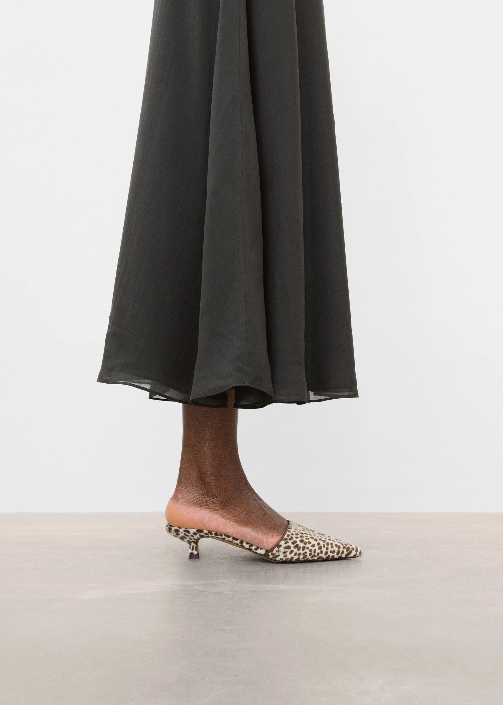 FLATTERED NOOMI LEATHER HAIR