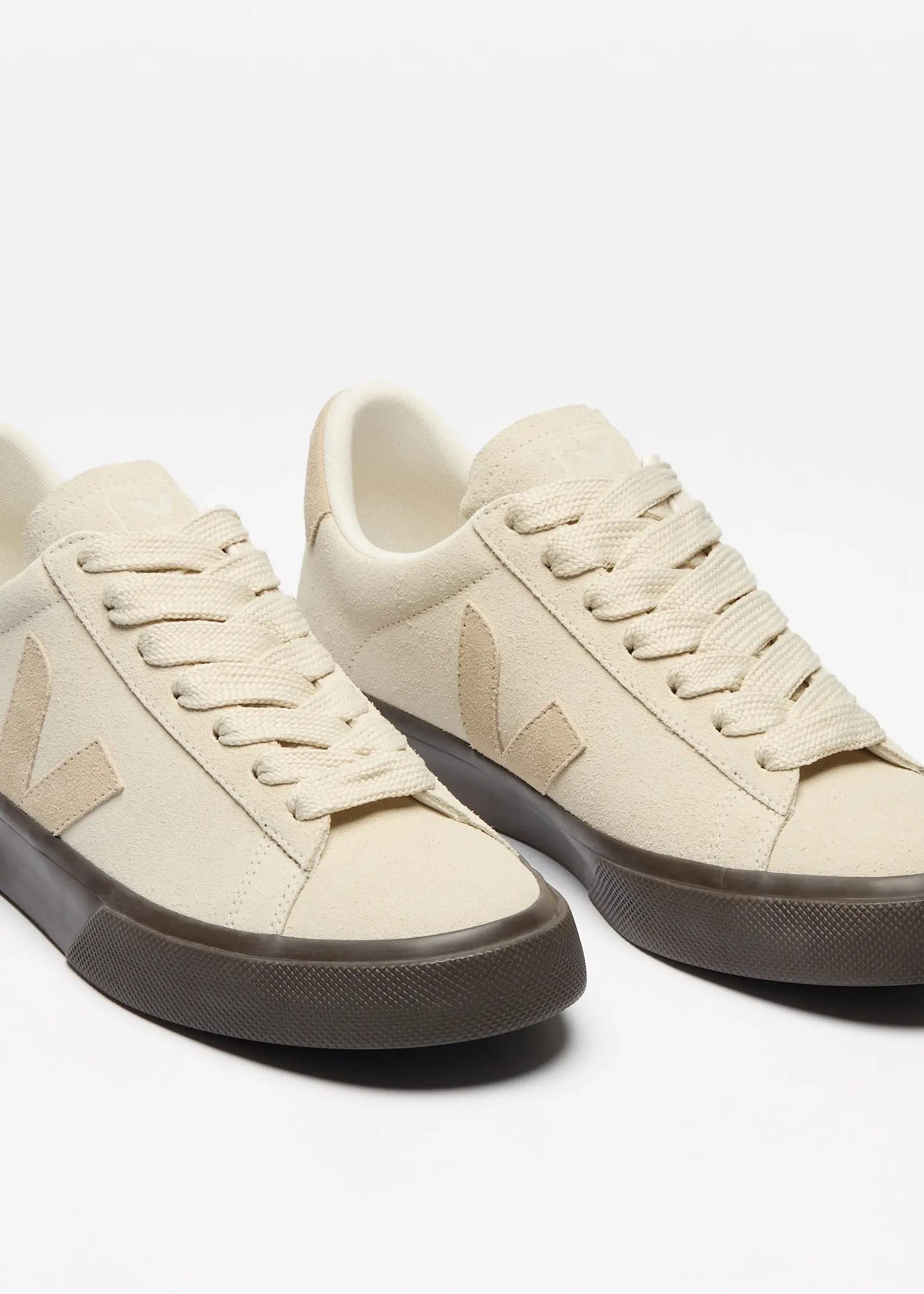 VEJA CAMPO BOLD SUEDE