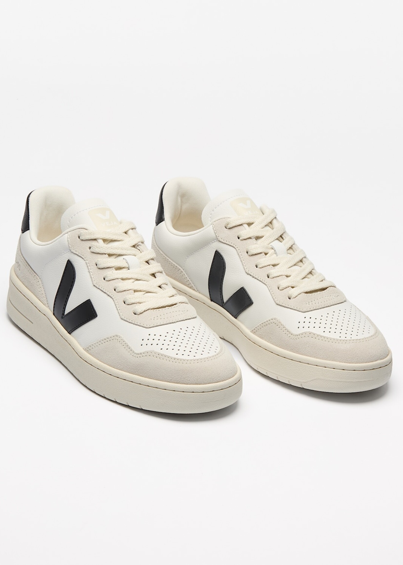 VEJA V-90 O.T LEATHER