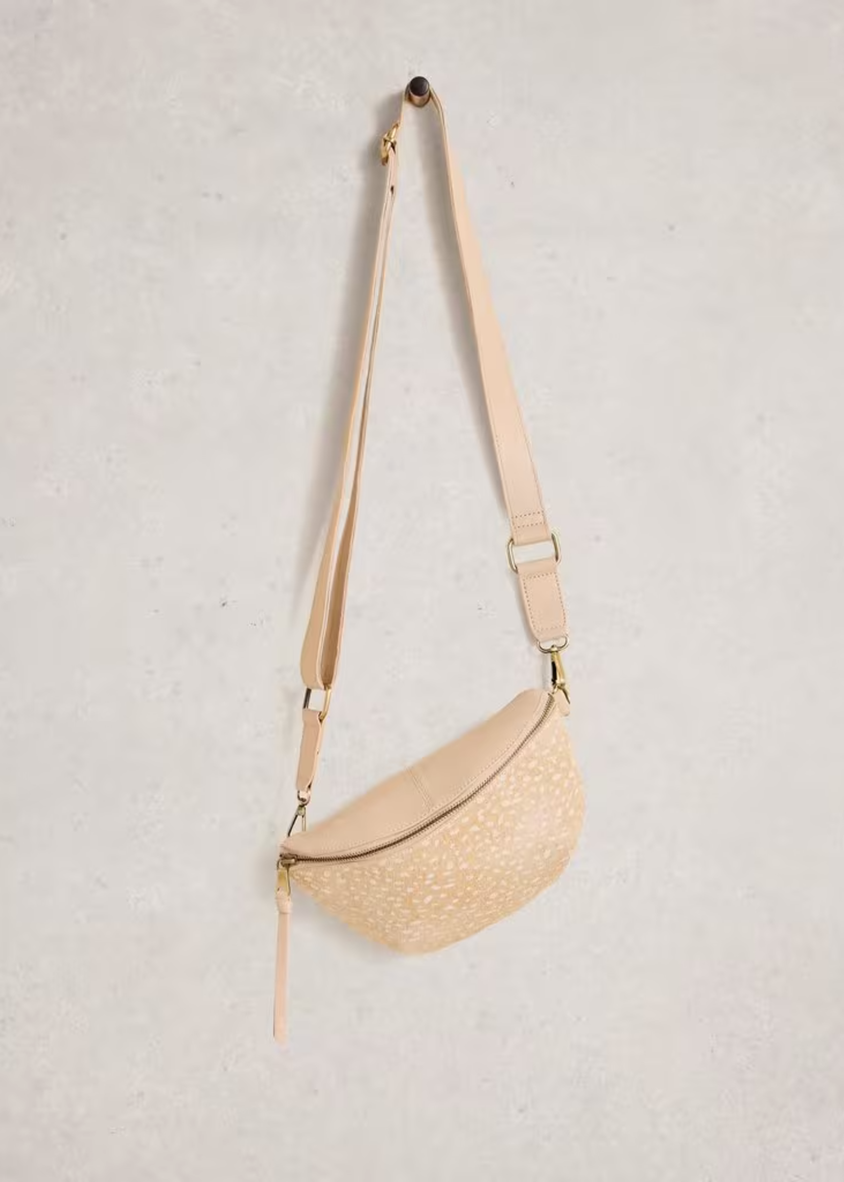 MINI SEBBY LEATHER SLING BAG