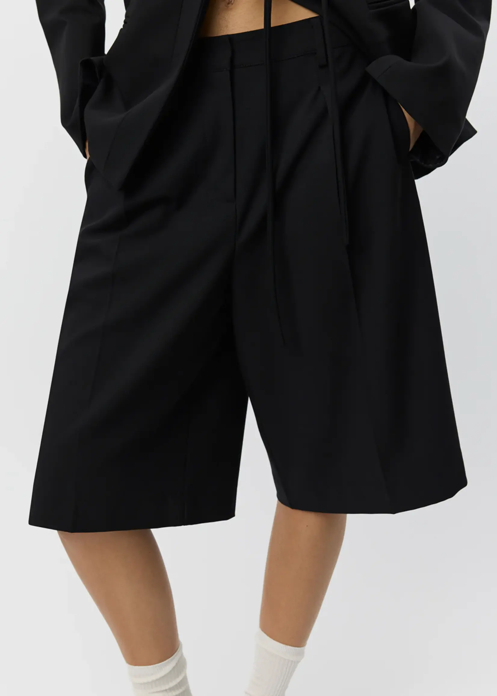 SOFIE SCHNOOR ELSASW SHORT