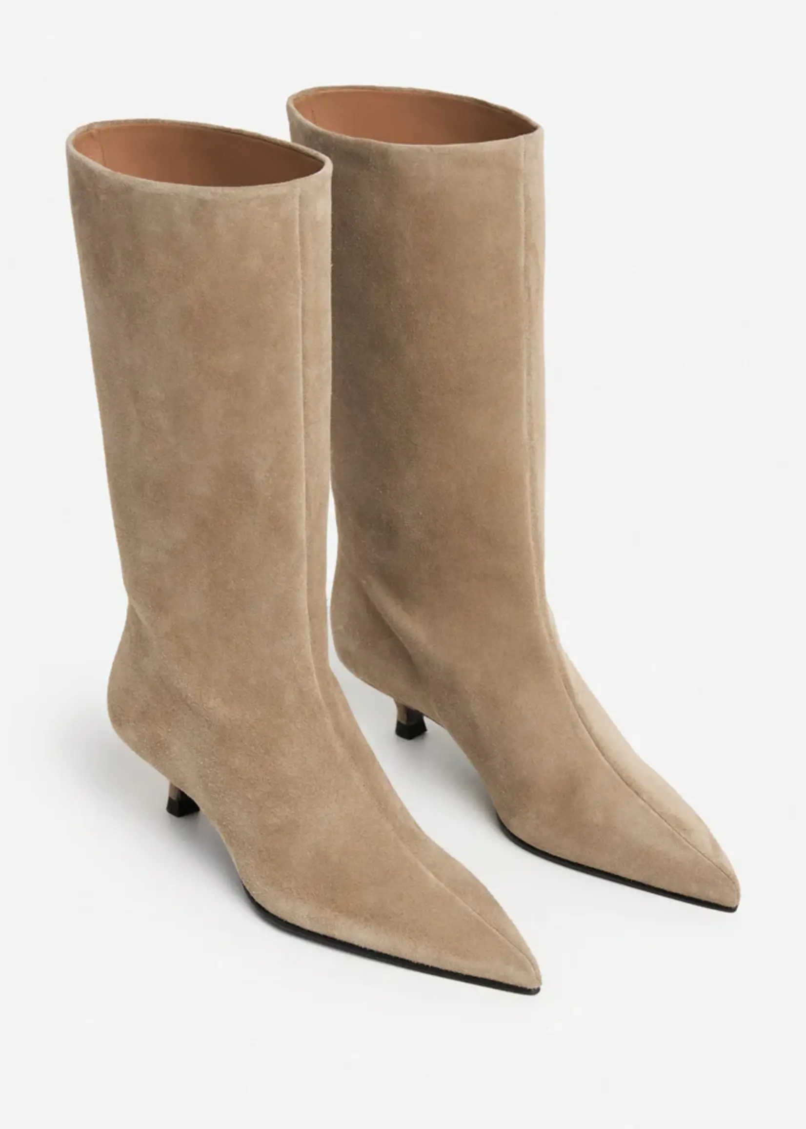 FLATTERED NOUR BOOTS